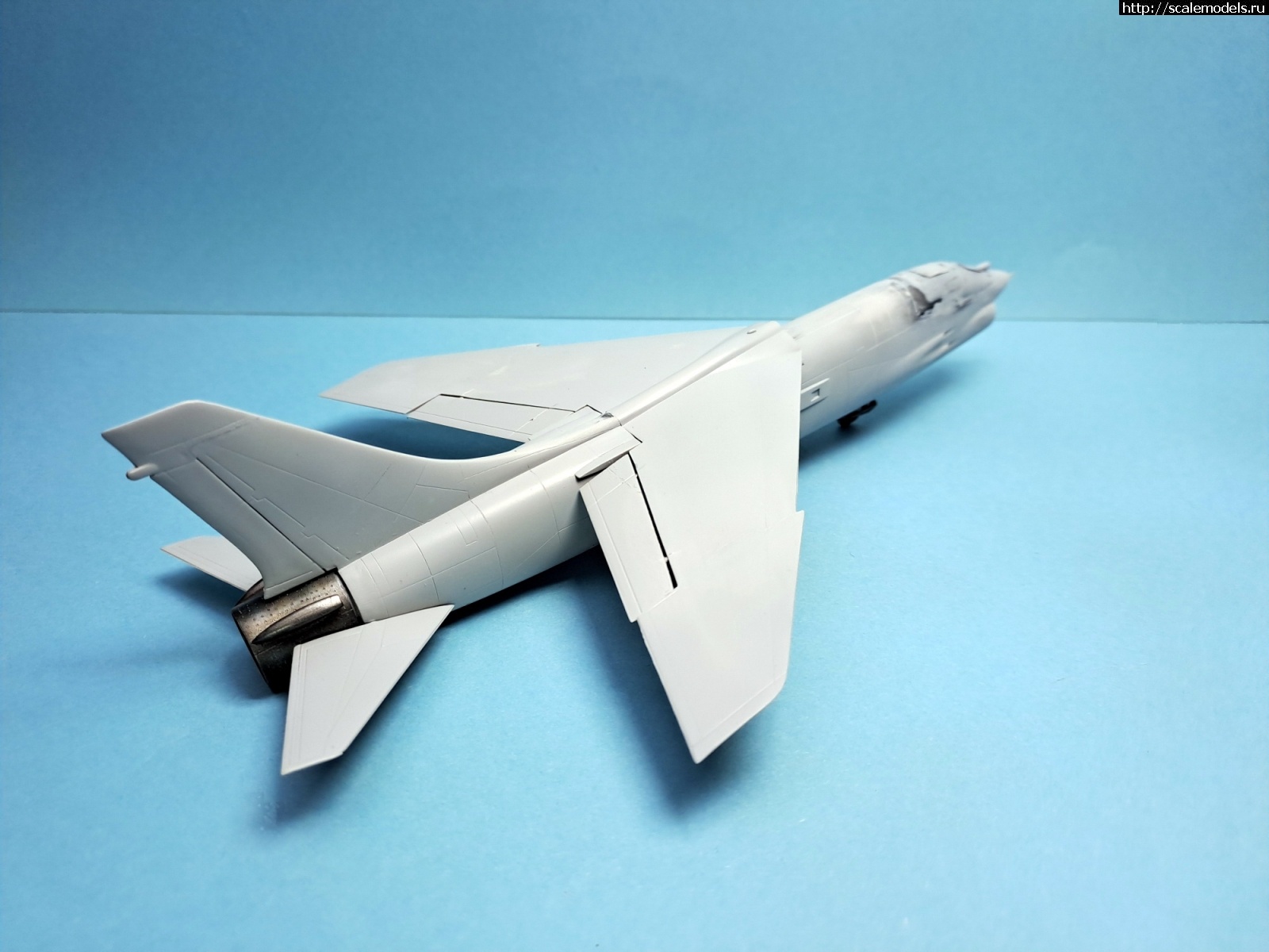 Vought F-8E Crusader Italeri 1:72  