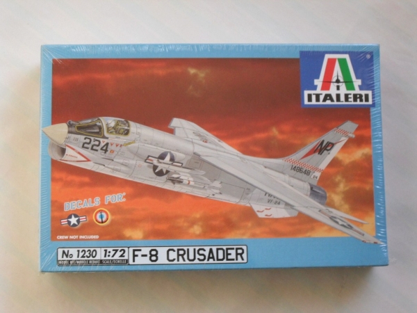 Vought F-8E Crusader Italeri 1:72  